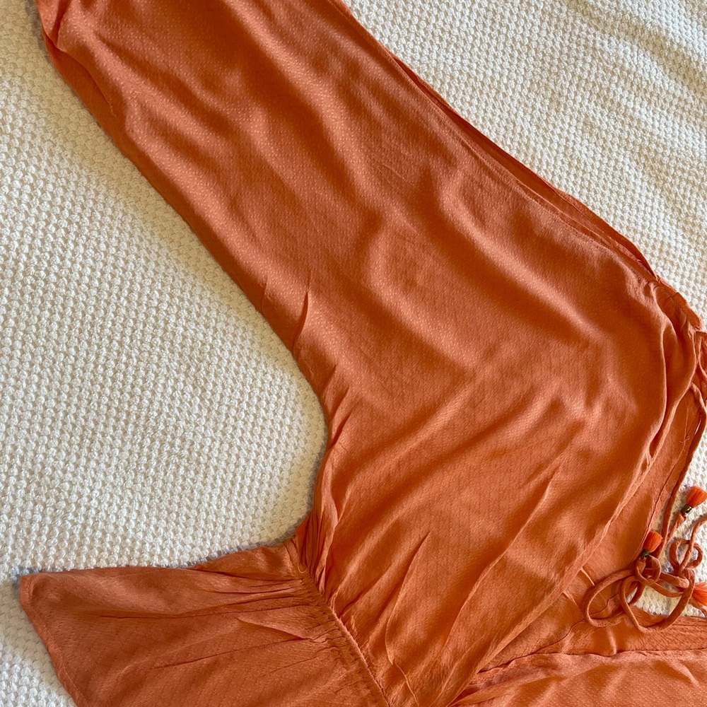 LOVESTITCH
Slit-Sleeve Drawstring - Picture 5 of 12